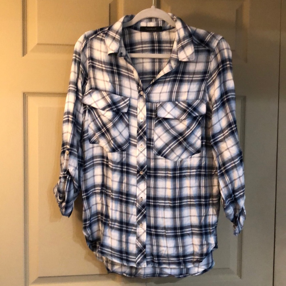 Ladies blue/wht plaid button down l/s shirt-MEDIUM
